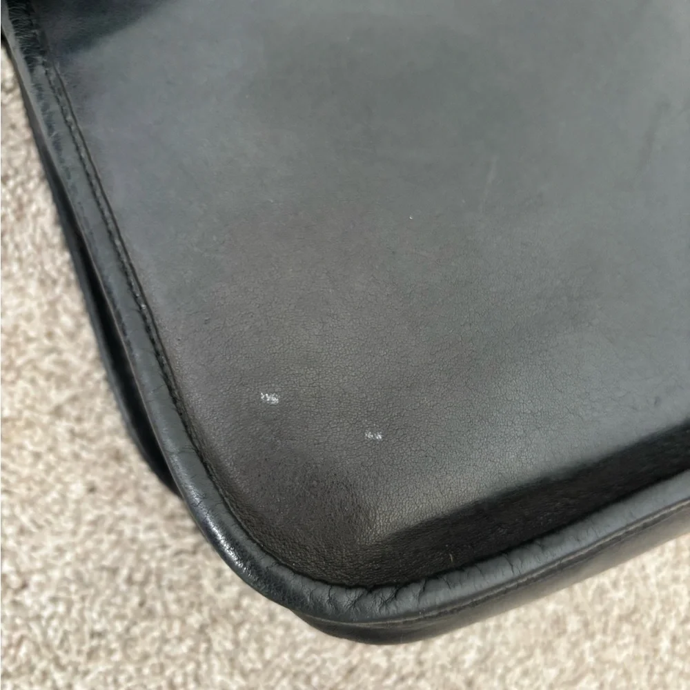 Vintage coach classic shoulder pouch - Picture 6 of 11